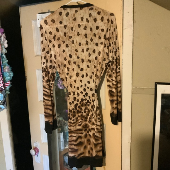Tiger print bathrobe - Picture 2 of 2